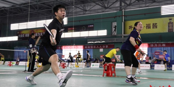  隆德罗草地滑步，女王杯半决赛惊艳全场观众