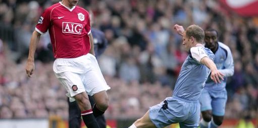  德比大战火花四溅，红黄牌频现火药味