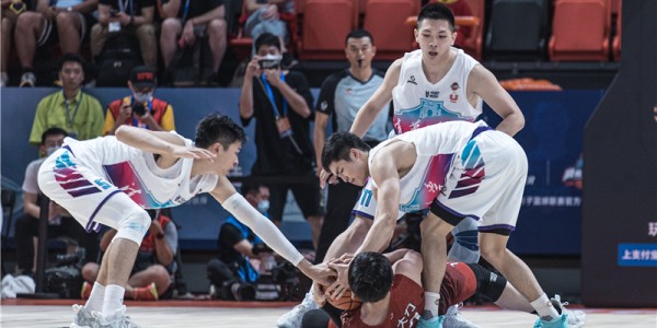  大学生篮球超级联赛，北大战胜清华夺冠