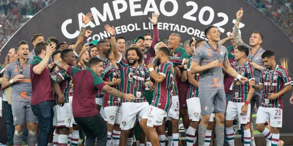  南美解放者杯决出冠军，巴西球队成功捧杯