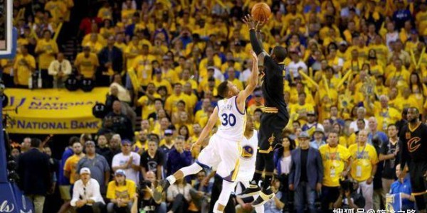  篮球纪录片热播，回顾经典瞬间感动人心