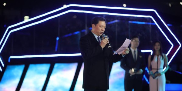  电竞解说名嘴云集，激情点评点燃全场