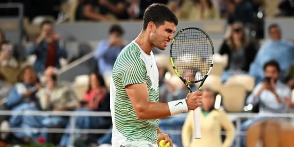  德约科维奇直落三盘，澳网八强强势晋级