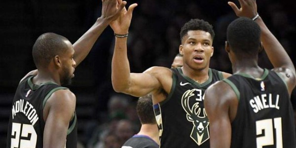  贾巴尔发球上网战术奏效，轻取胜利晋级次轮