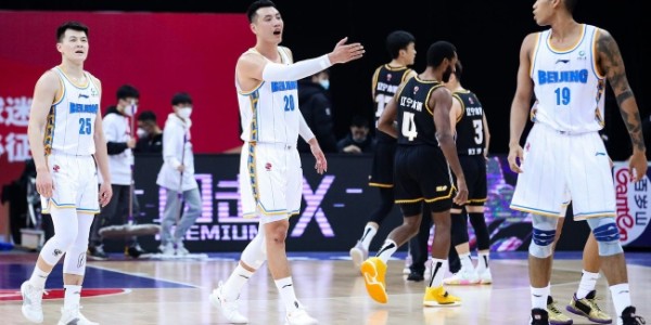  郭艾伦突破上篮绝杀北京首钢震惊全场