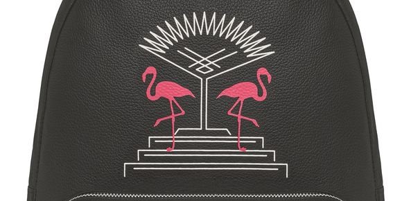  知名运动品牌推出限量款，联名设计师打造战袍