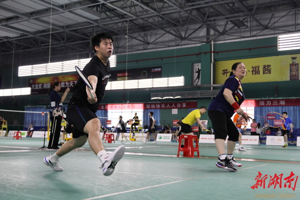  隆德罗草地滑步，女王杯半决赛惊艳全场观众