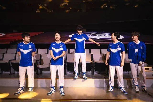  老将新人同台竞技书写电竞传奇