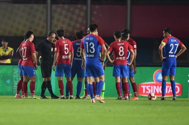  草根球队逆袭淘汰职业劲旅