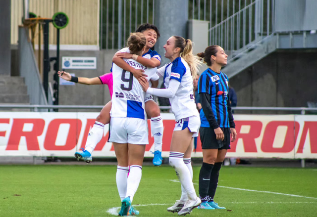  电竞新星闪耀赛场斩获首冠殊荣