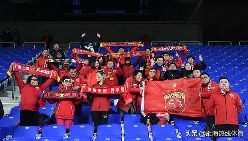  主场氛围助力腾飞，球迷助威声震屋瓦